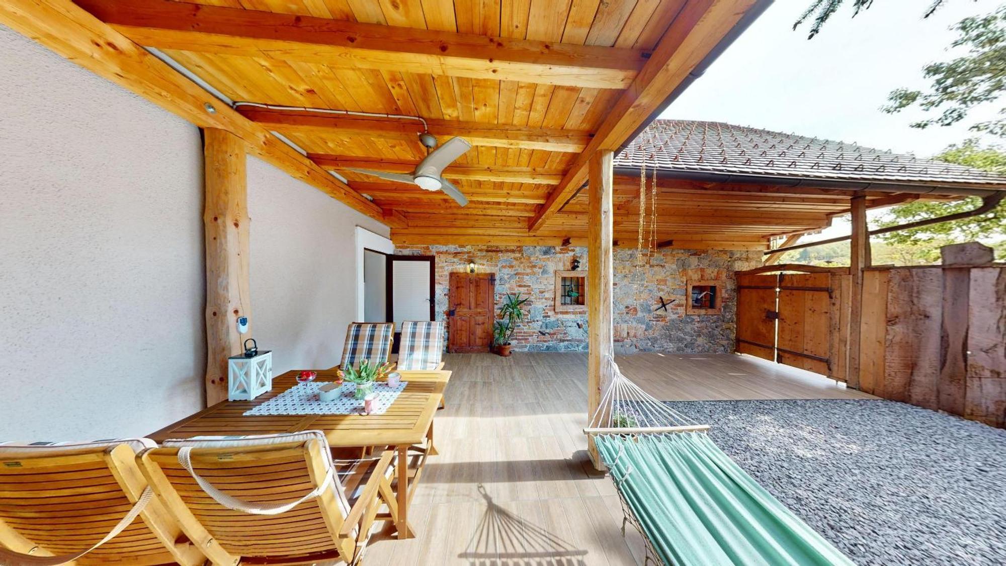 Resort Hisa Ida - Apartments With Hot Tub And Sauna Ivancna Gorica Exteriör bild