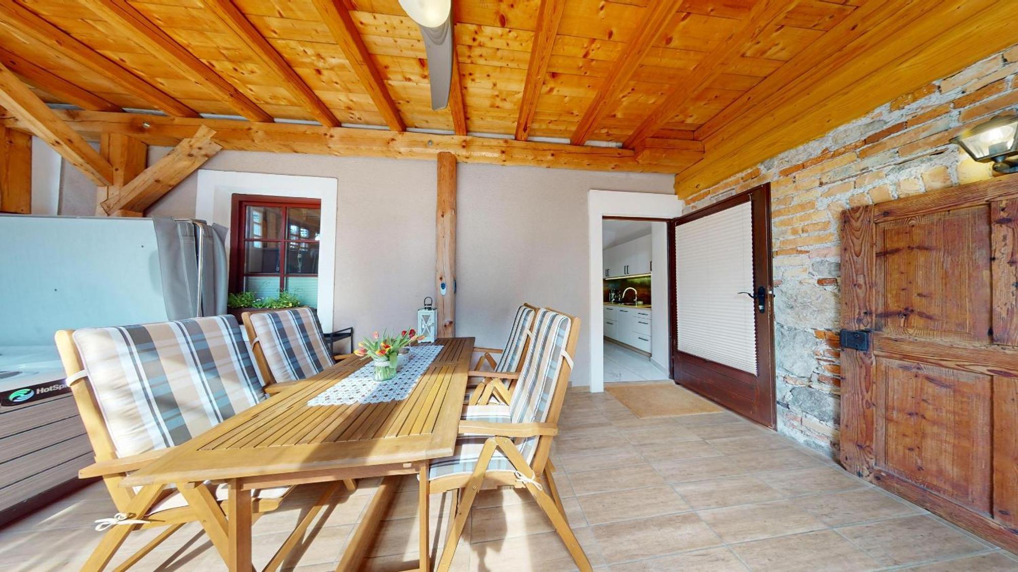 Resort Hisa Ida - Apartments With Hot Tub And Sauna Ivancna Gorica Rum bild