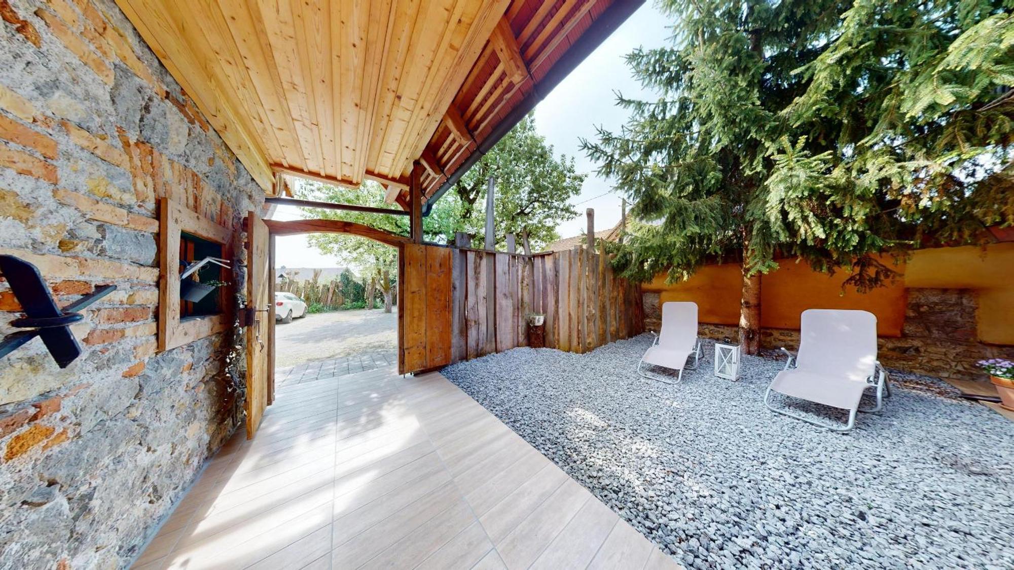 Resort Hisa Ida - Apartments With Hot Tub And Sauna Ivancna Gorica Rum bild