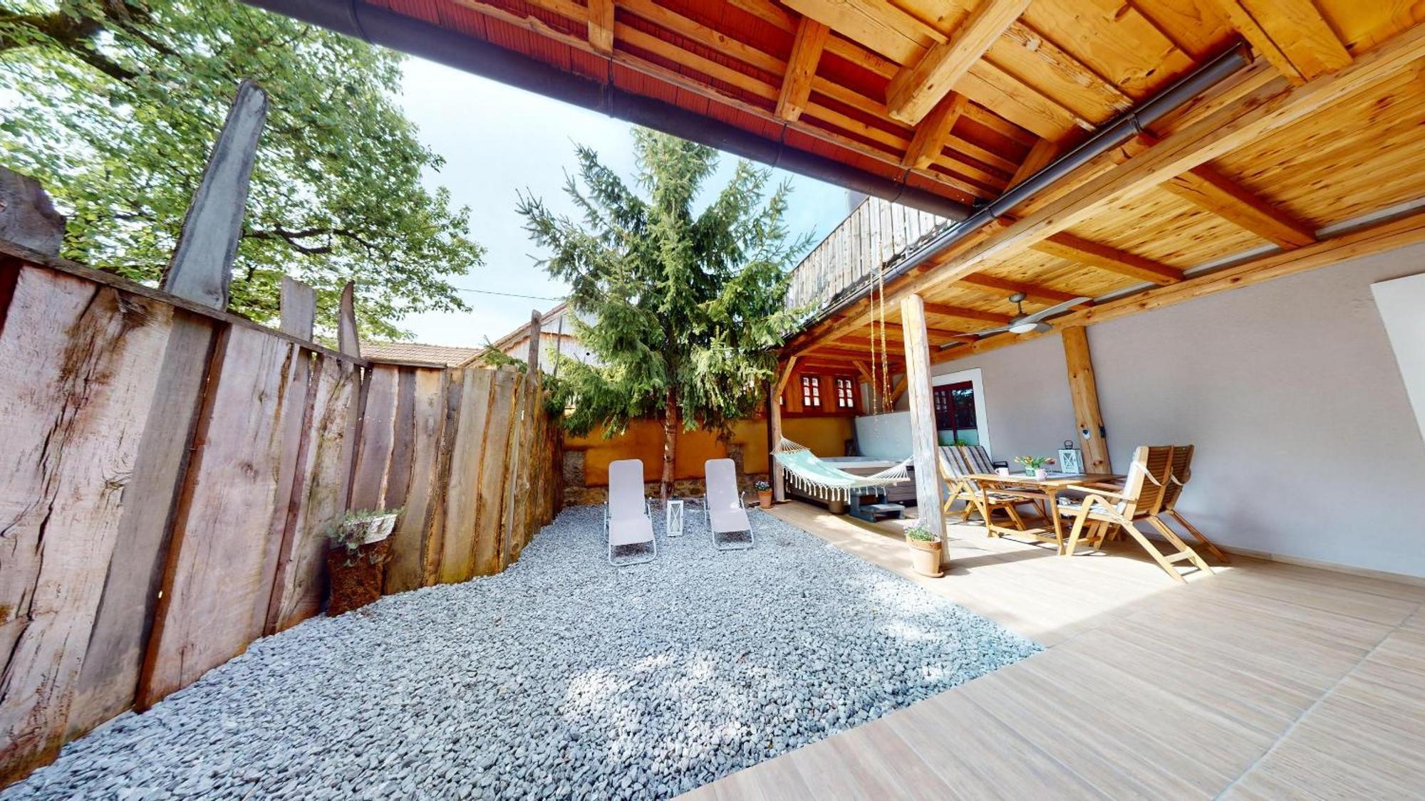 Resort Hisa Ida - Apartments With Hot Tub And Sauna Ivancna Gorica Rum bild