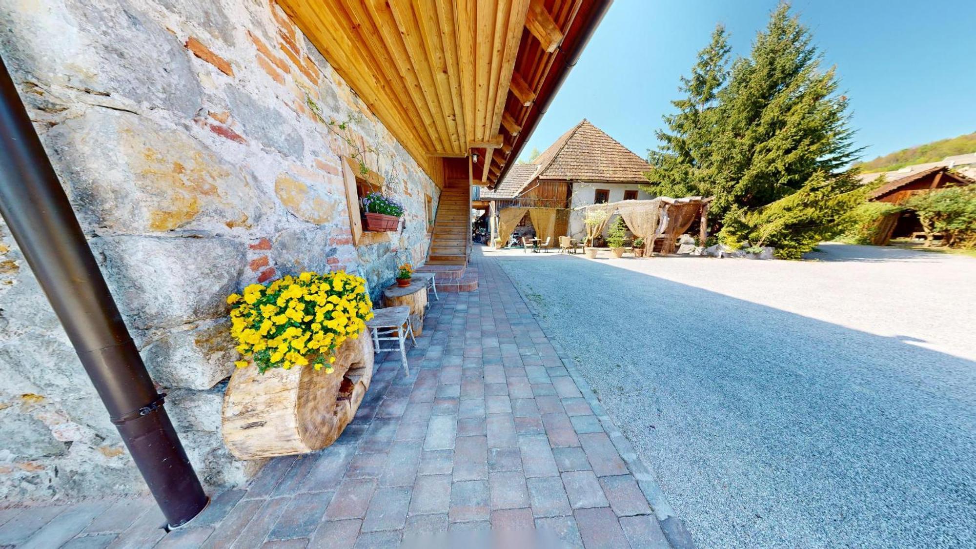 Resort Hisa Ida - Apartments With Hot Tub And Sauna Ivancna Gorica Rum bild