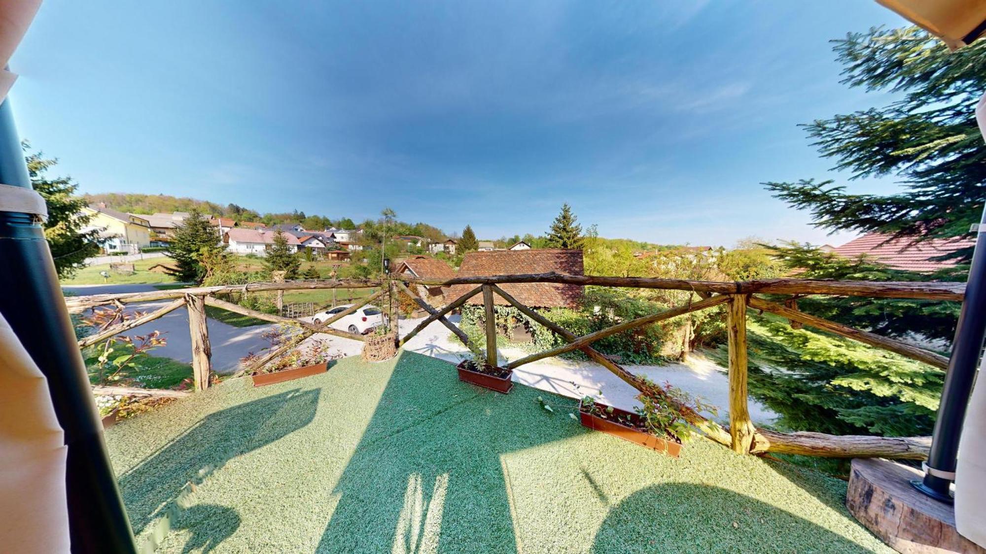 Resort Hisa Ida - Apartments With Hot Tub And Sauna Ivancna Gorica Rum bild